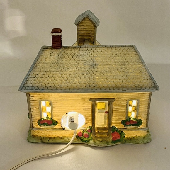 Cottontail‎ Lighted School House Easter Cottage Midwest of Cannon Falls #01378-6 - Picture 4 of 7